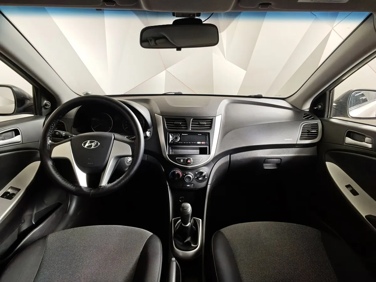 Hyundai Solaris 1.6 MT (123 л.с.) Серый в АВИЛОН. Слайд №13