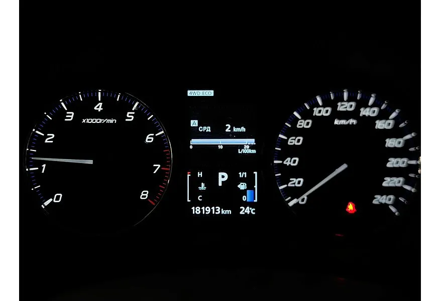 Mitsubishi Outlander 2.4 CVT 4WD (167 л.с.) Белый в АВИЛОН. Слайд №18