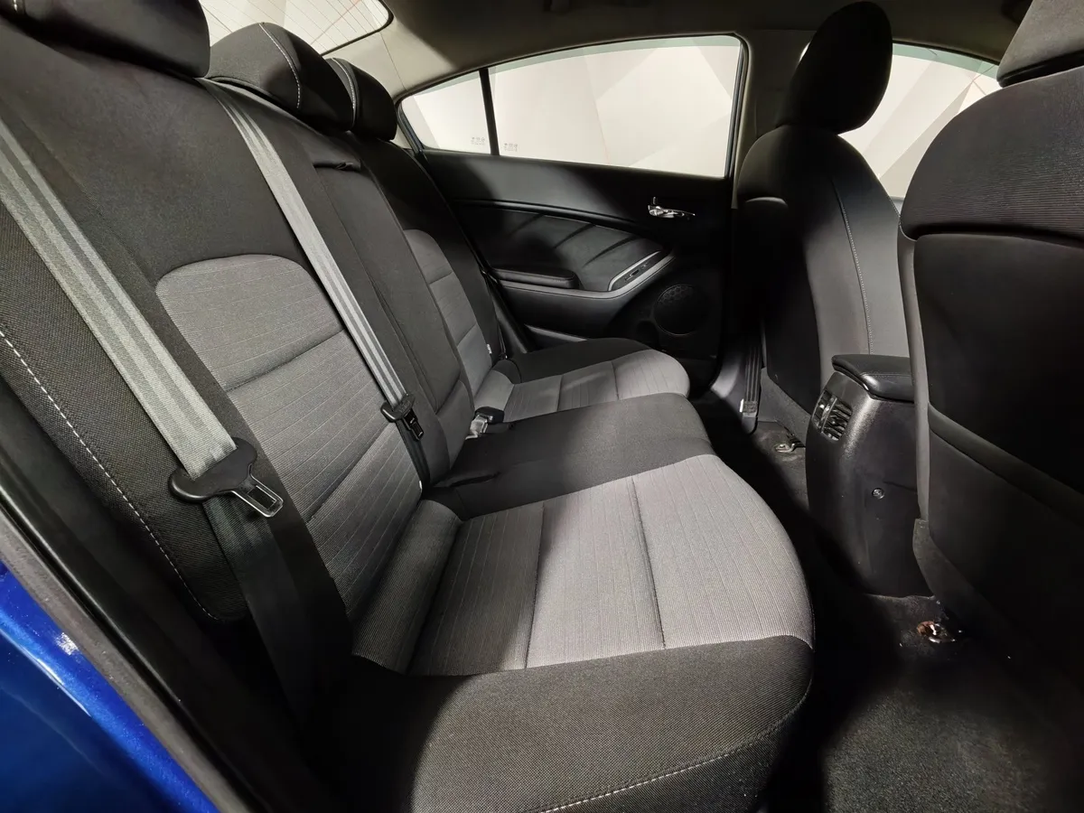 Kia Cerato 1.6 AT (130 л.с.) Синий в АВИЛОН. Слайд №16