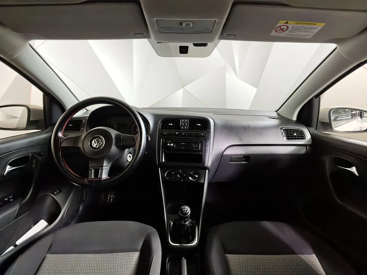 Volkswagen Polo 1.6 MT (105 л.с.) Comfortline Серебристый в АВИЛОН. Слайд №12