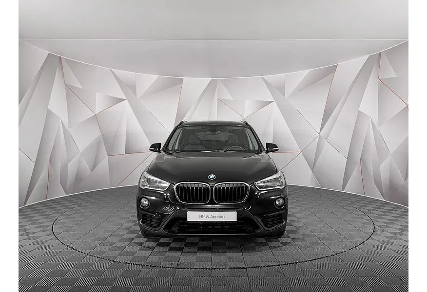 BMW X1 20i xDrive Steptronic AT (192 л.с.) Черный в АВИЛОН. Слайд №3
