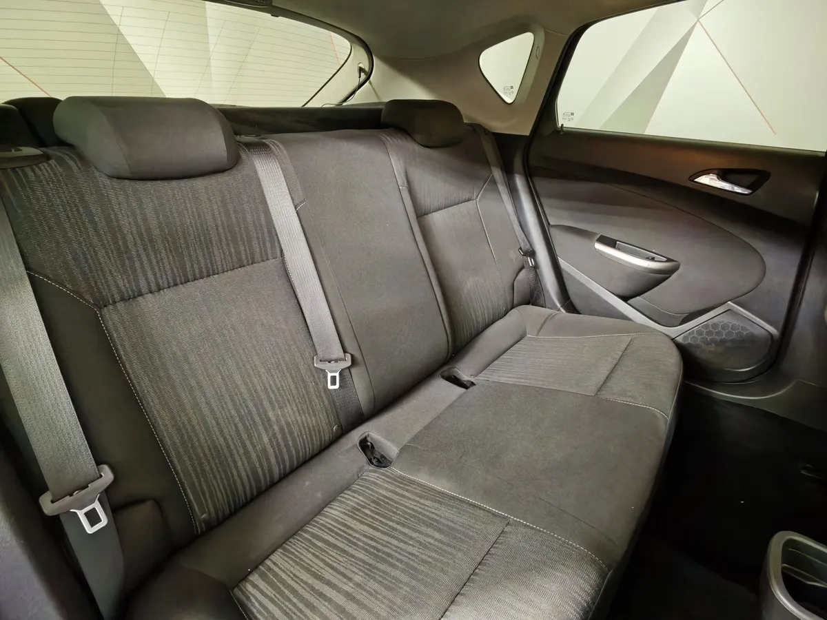 Opel Astra 1.6 MT (115 л.с.) Белый в АВИЛОН. Слайд №17
