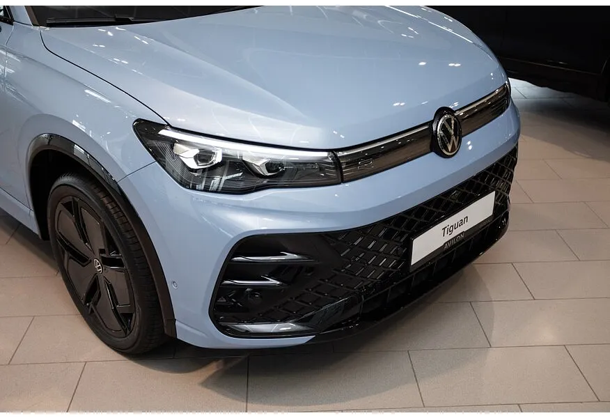 Volkswagen Tiguan 380 TSI 2.0 DSG 4WD (220 л.с.) R-Line Черный в АВИЛОН. Слайд №18