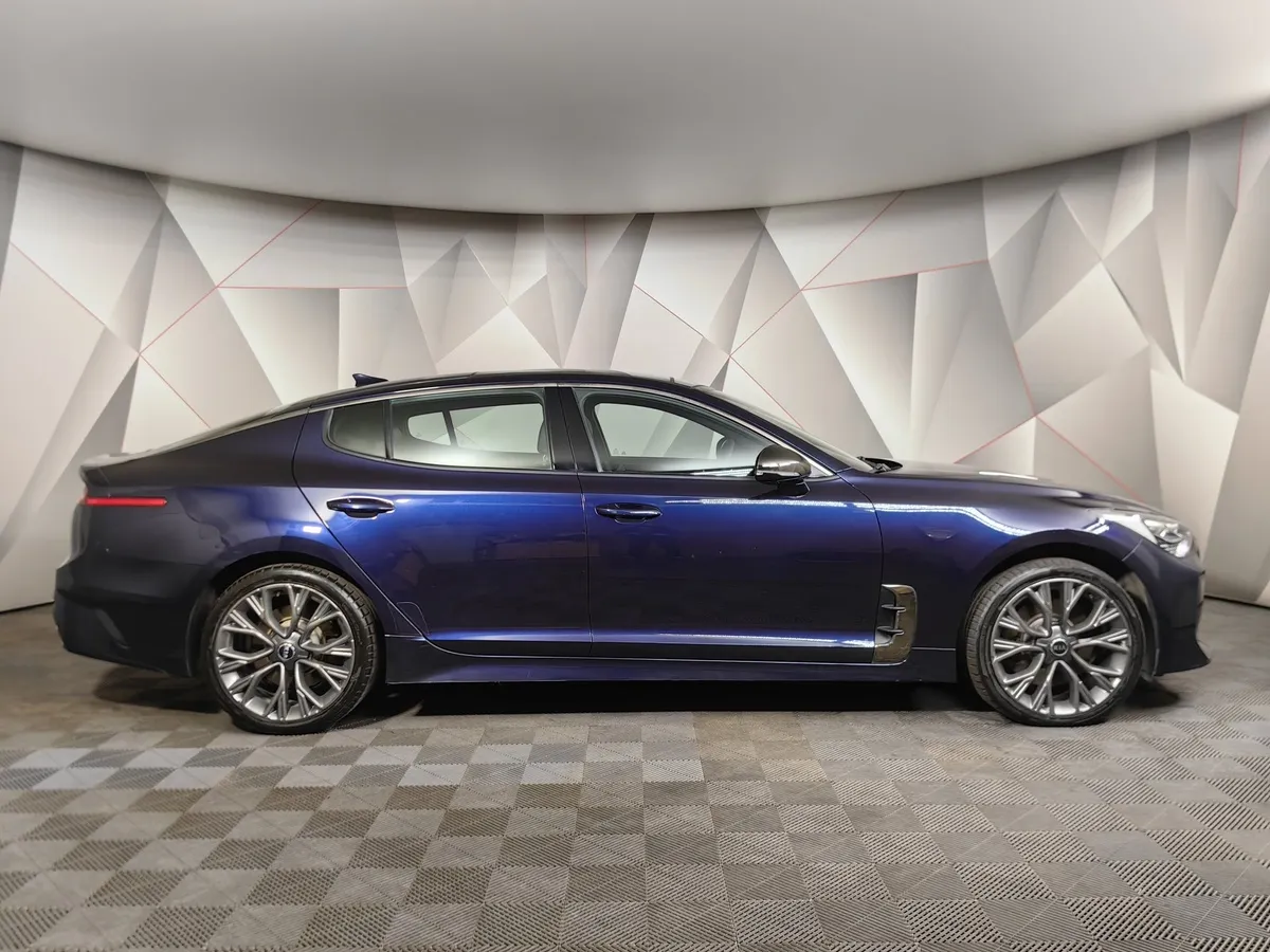 Kia Stinger 2.0 AT (247 л.с.) Comfort Синий в АВИЛОН. Слайд №6