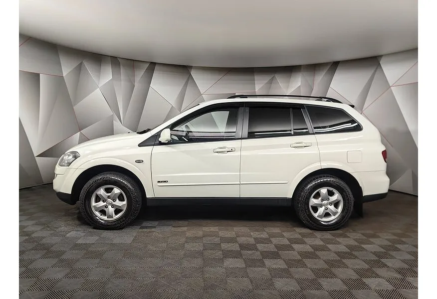 АВИЛОН - SsangYong Kyron 2.3 E-Tronic 4WD (150 л.с.) Белый - slide 2