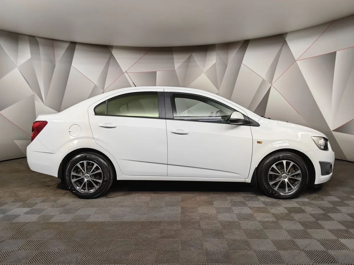 Chevrolet Aveo 1.6 AT (115 л.с.) Белый в АВИЛОН. Слайд №6