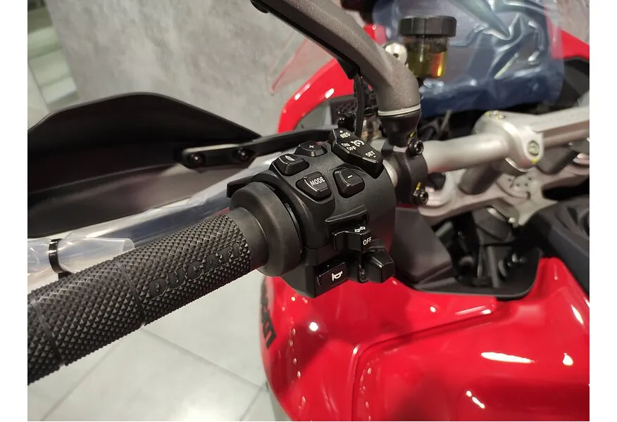 Ducati Multistrada V4 1158 см³ (170 л.с.) (170) 1158 Красный в АВИЛОН. Слайд №9