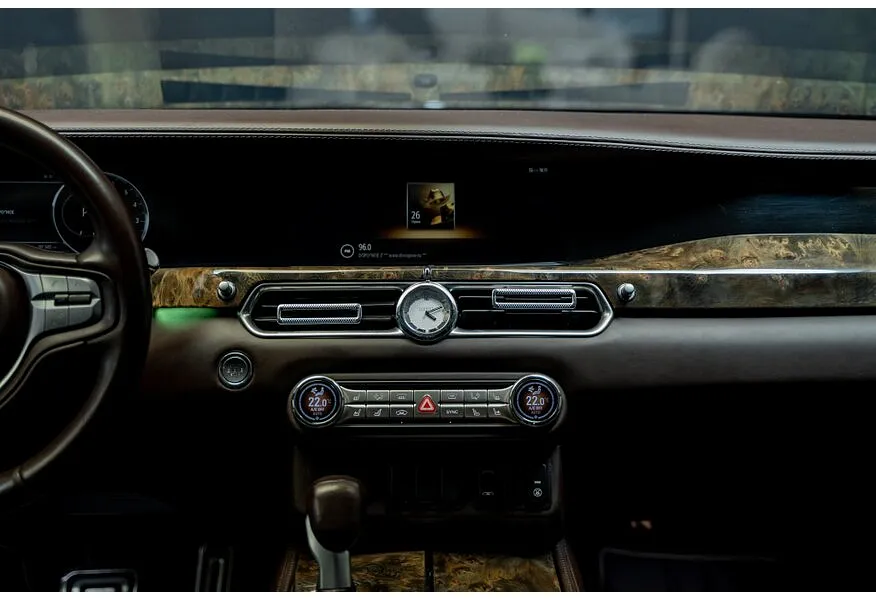 AURUS Senat 4.4L AWD AT (598 л.с.) Черный в АВИЛОН. Слайд №17