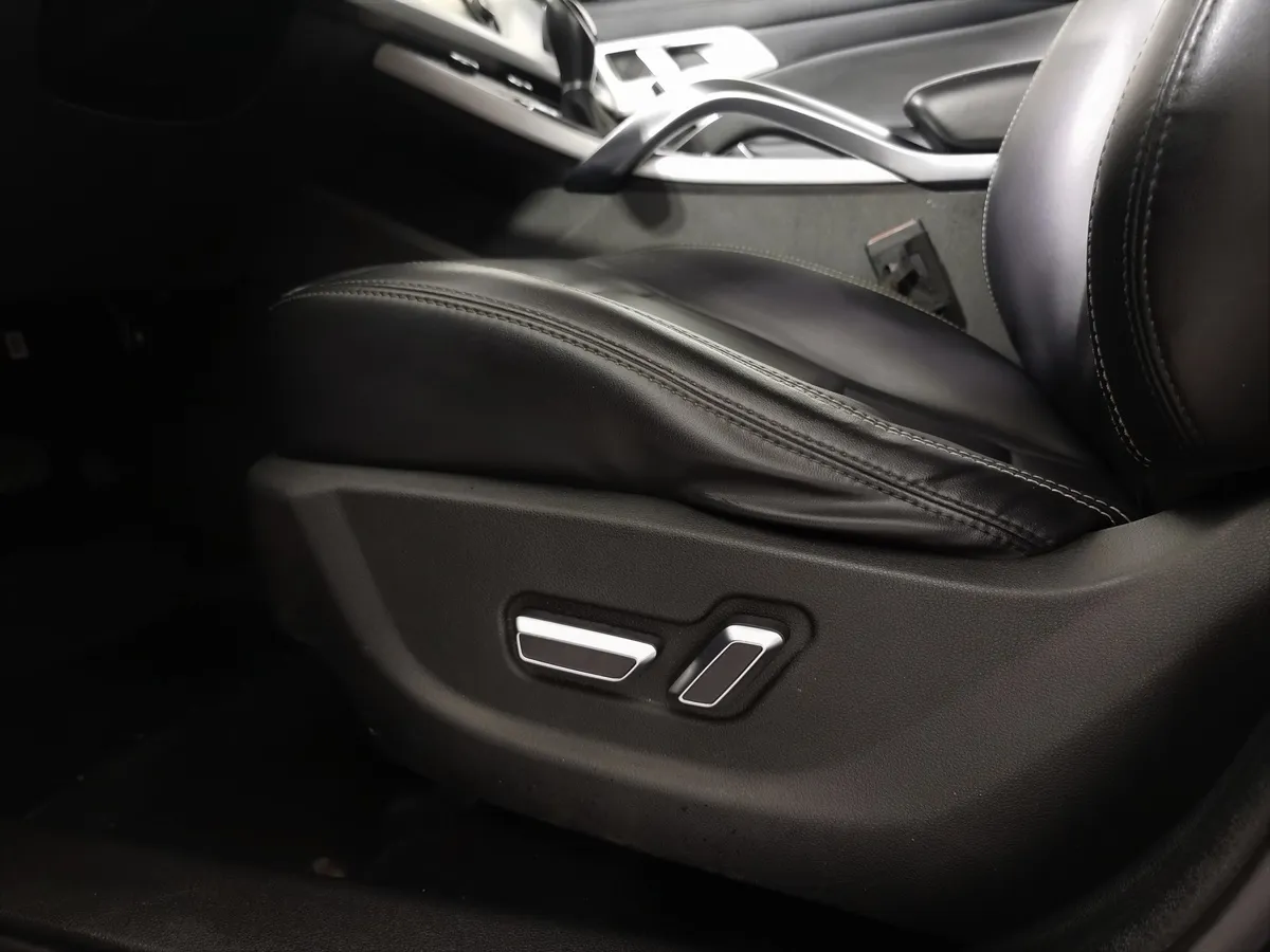 Geely Atlas 2.4 AT AWD (148 л.с.) Standard Черный в АВИЛОН. Слайд №20