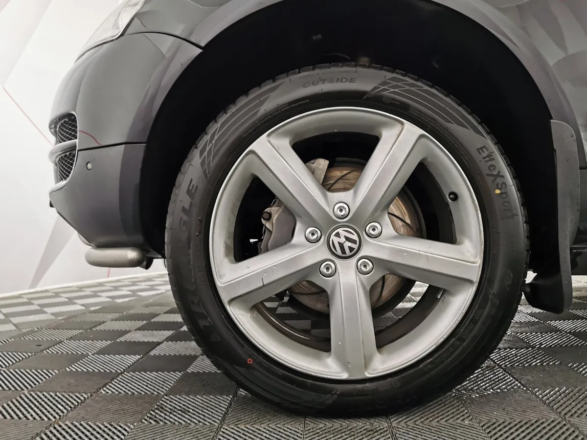 Volkswagen Touareg 3.2 Tiptronic (220 л.с.) Черный в АВИЛОН. Слайд №9
