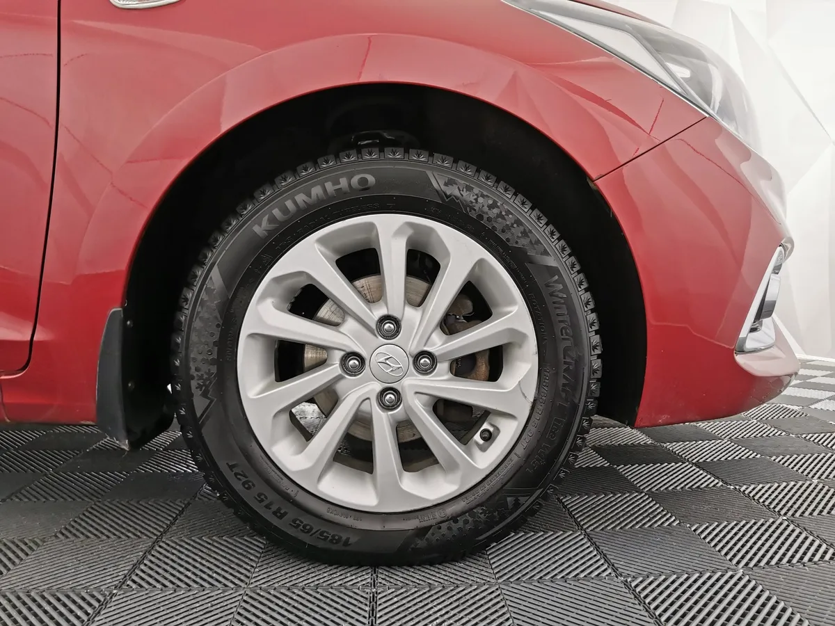 Hyundai Solaris 1.6 AT (123 л.с.) Elegance + Prestige Красный в АВИЛОН. Слайд №9