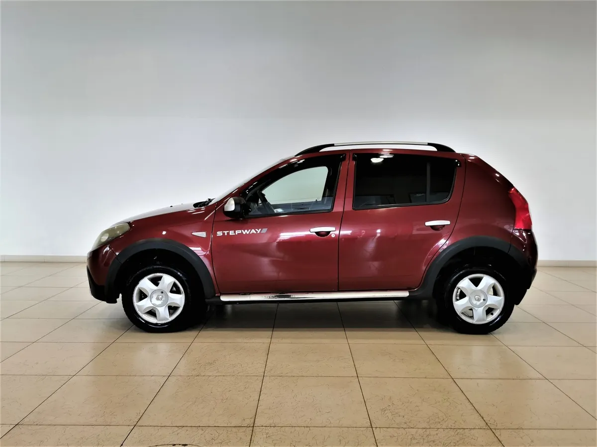 Renault Sandero 1.6 AT (103 л.с.) Stepway Красный в АВИЛОН. Слайд №5