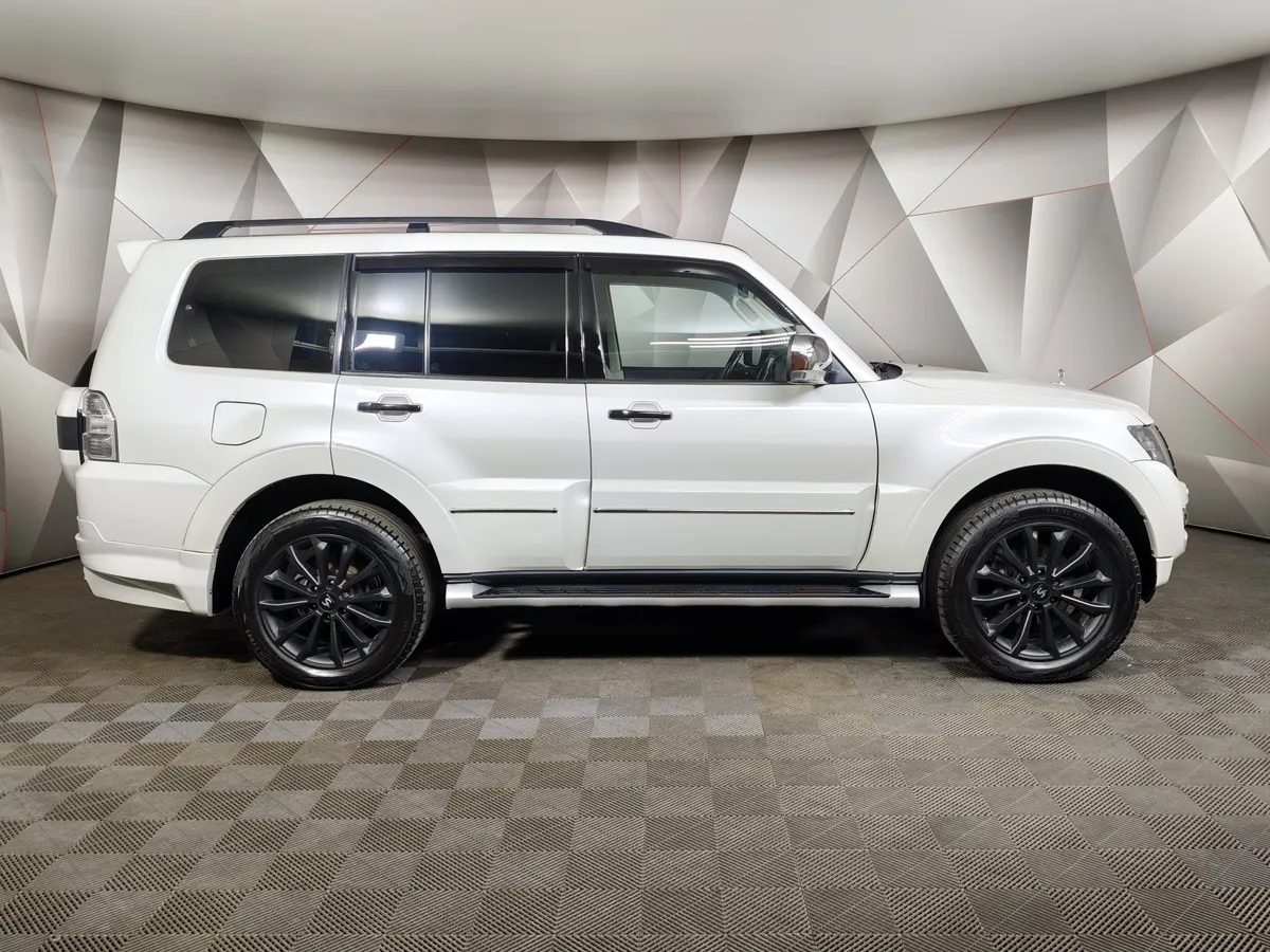 Mitsubishi Pajero 3.8 AT (250 л.с.) Белый в АВИЛОН. Слайд №6
