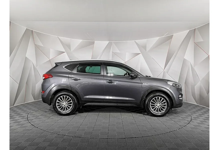 Hyundai Tucson 2.0 (150 л.с.) MPi-6MT-4WD Family Серый в АВИЛОН. Слайд №6