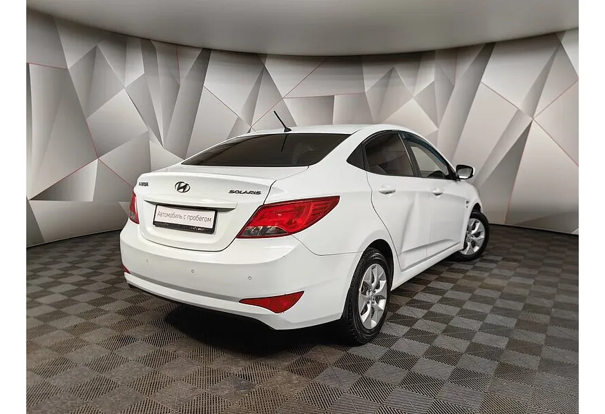 Hyundai Solaris 1.6 MT (123 л.с.) Comfort + Winter Белый в АВИЛОН. Слайд №2