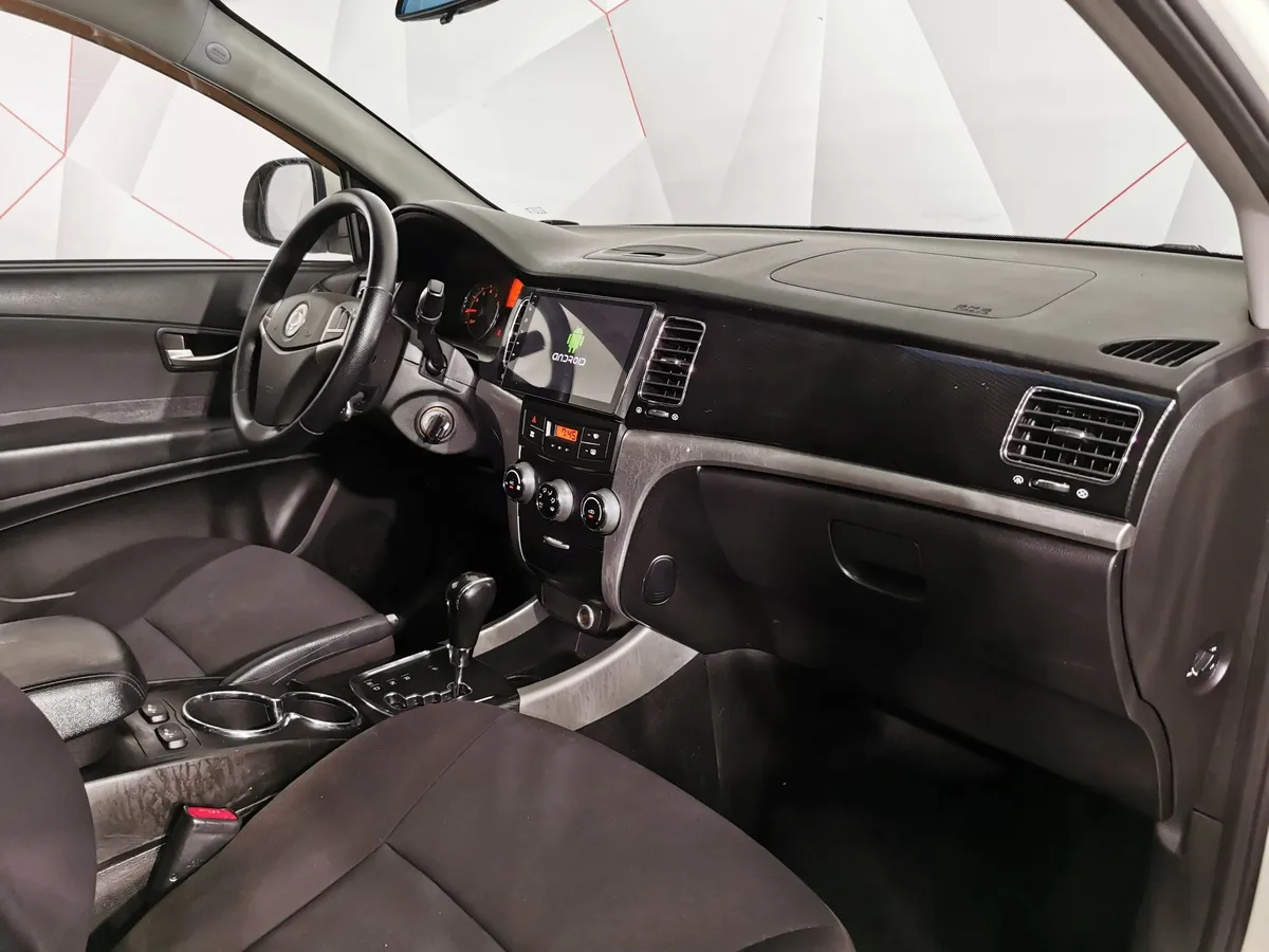 SsangYong Actyon 2.0 AT (149 л.с.) Белый в АВИЛОН. Слайд №12