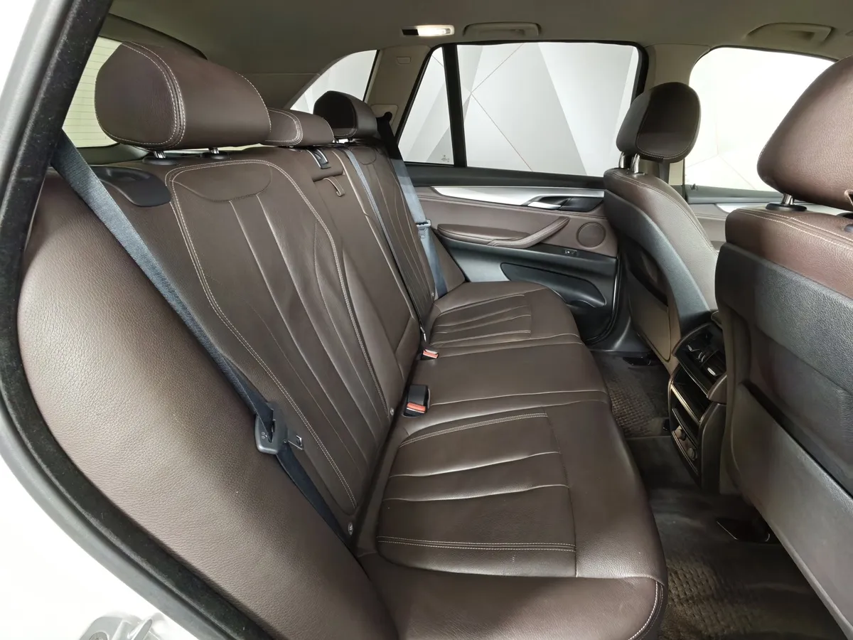 BMW X5 xDrive25d Steptronic (218 л.с.) Business (Локальная сборка) Белый в АВИЛОН. Слайд №14