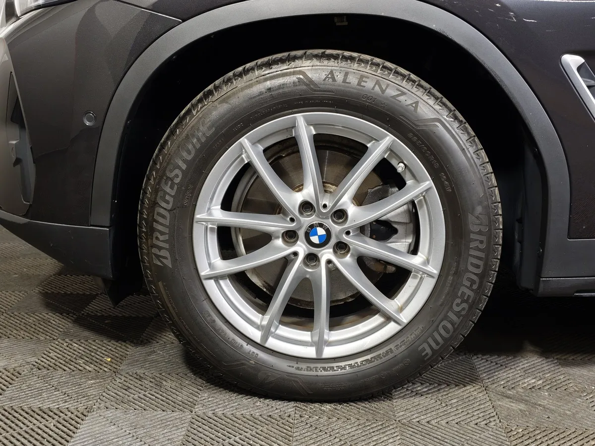 BMW X3 xDrive20d AT (190 л.с.) Lifestyle Серый в АВИЛОН. Слайд №7