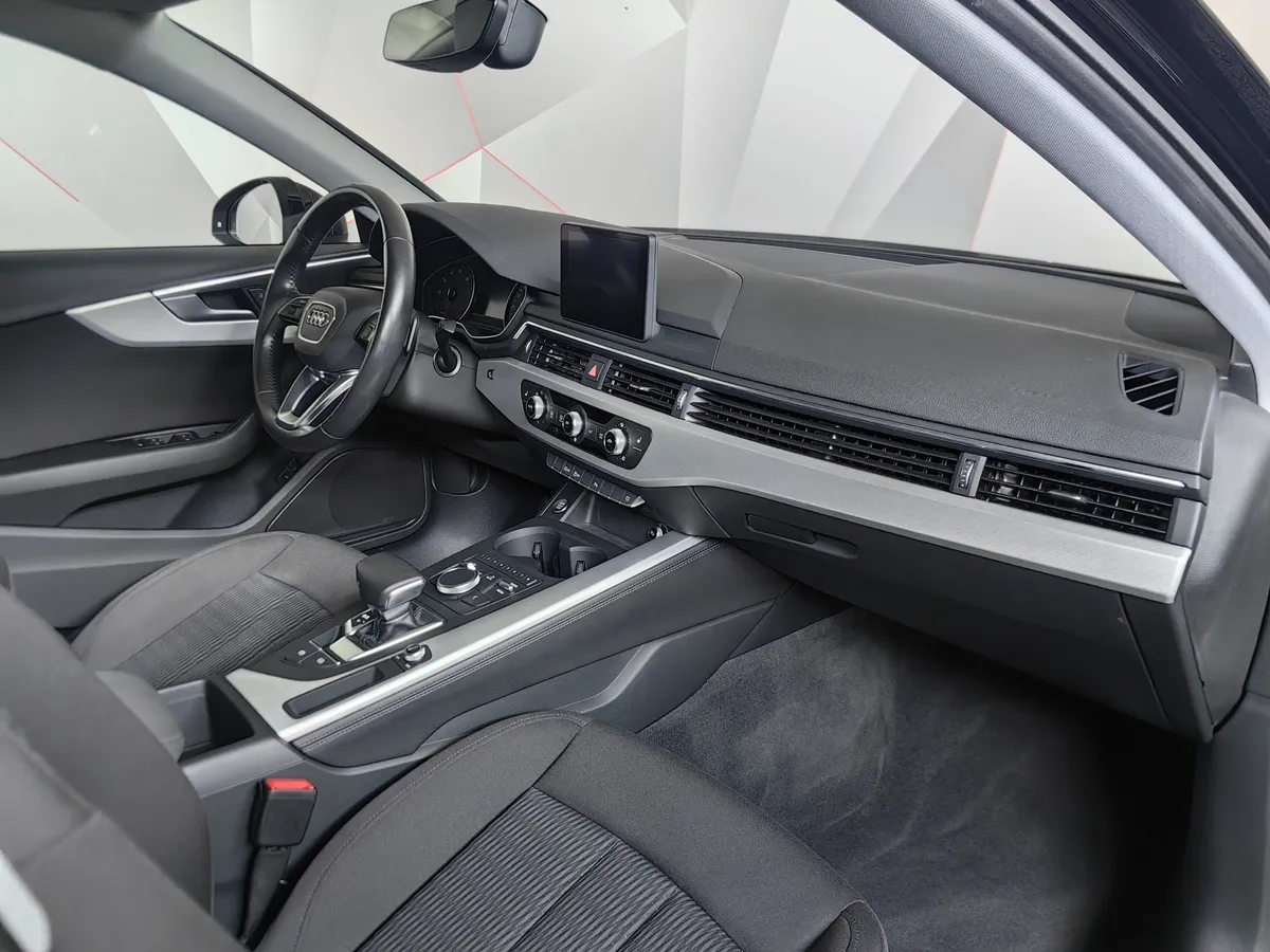 Audi A4 1.4 TFSI S tronic (150 л.с.) Черный в АВИЛОН. Слайд №12