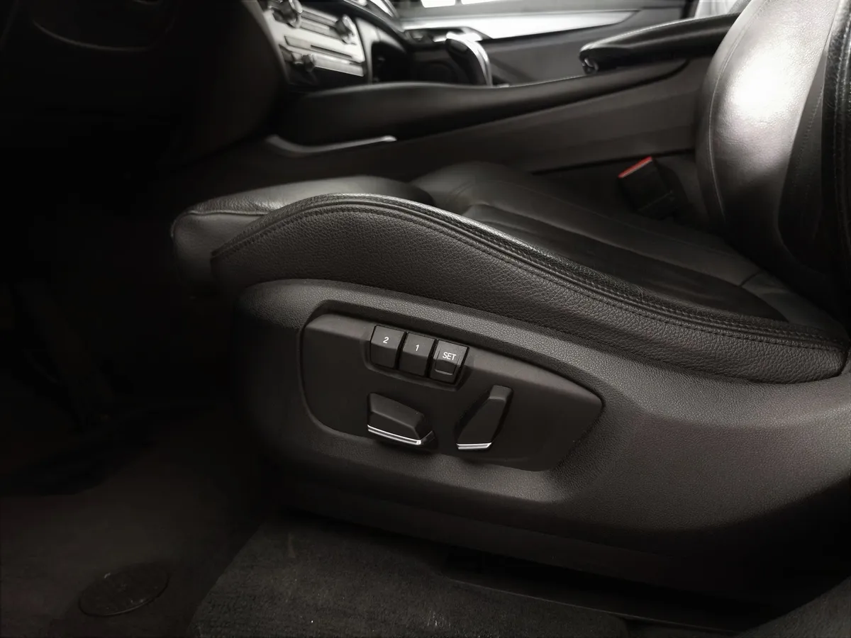 BMW X6 xDrive35i Steptronic (306 л.с.) Белый в АВИЛОН. Слайд №16
