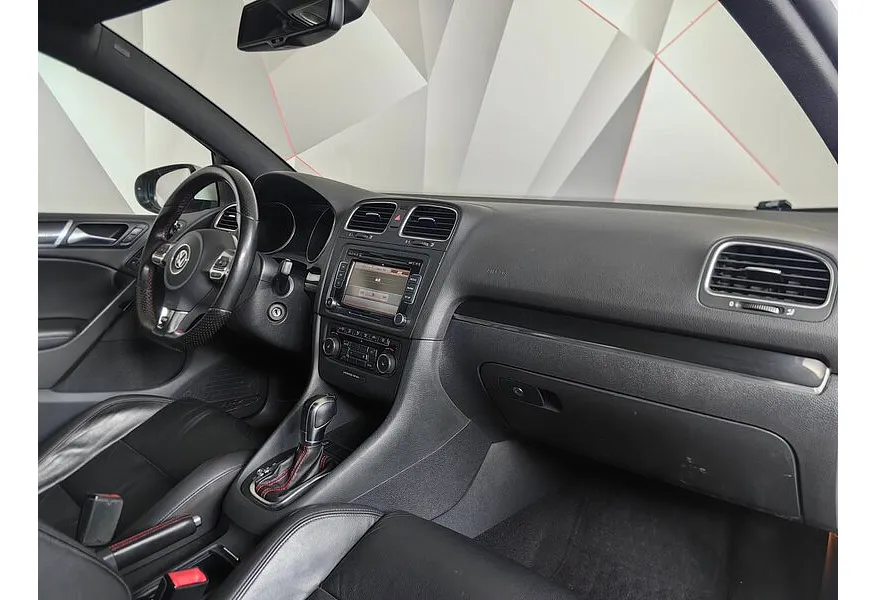 Volkswagen Golf 2.0 TSI DSG (210 л.с.) GTI Белый в АВИЛОН. Слайд №13 Volkswagen Golf 2.0 TSI DSG (210 л.с.) GTI Белый в АВИЛОН. Слайд №13