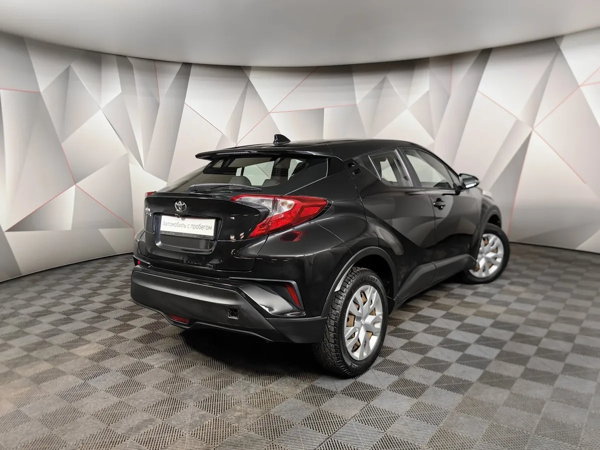 Toyota C-HR 1.2 MT (116 л.с.) Черный в АВИЛОН. Слайд №2