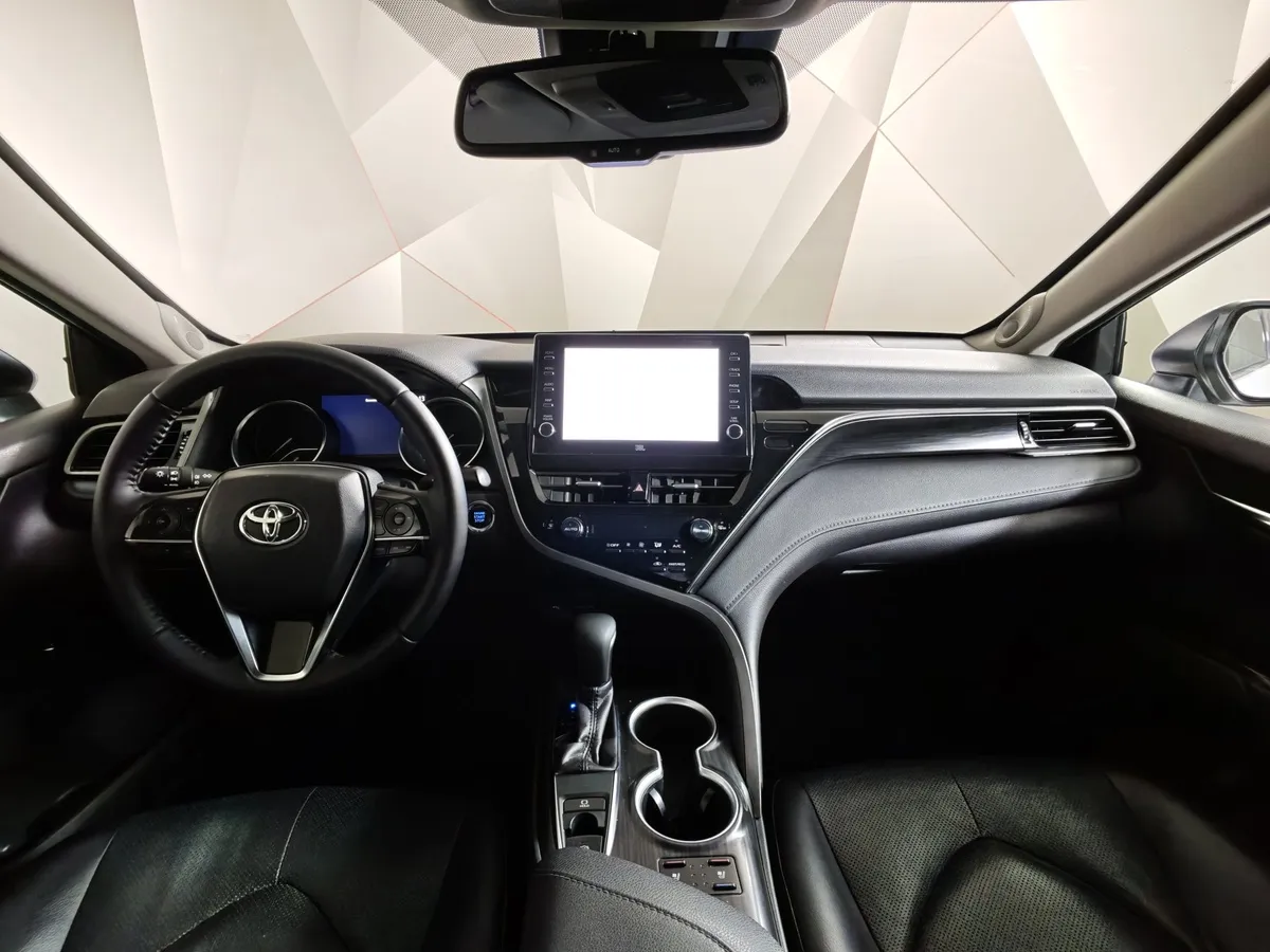 Toyota Camry 3.5 AT (249 л.с.) Белый в АВИЛОН. Слайд №14