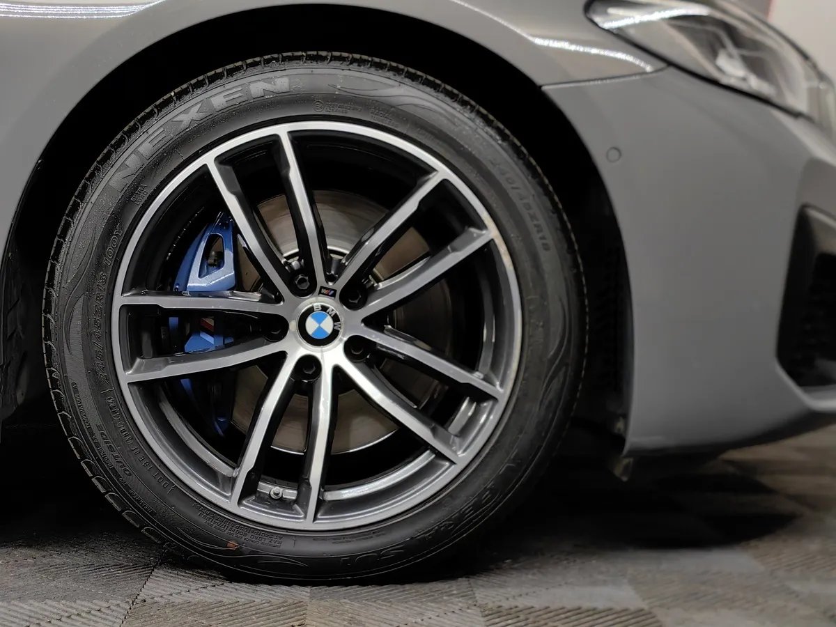 BMW 5 серия 530i xDrive Steptronic (249 л.с.) M Sport Plus Серый в АВИЛОН. Слайд №7