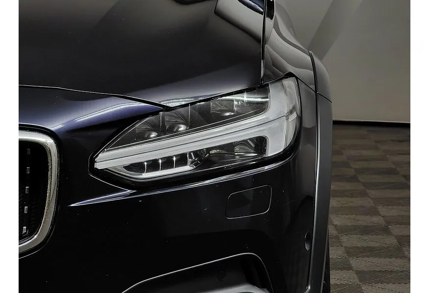 Volvo V90 Cross Country 2.0 T5 Drive-E AT AWD (249 л.с.) Pro Синий в АВИЛОН. Слайд №10