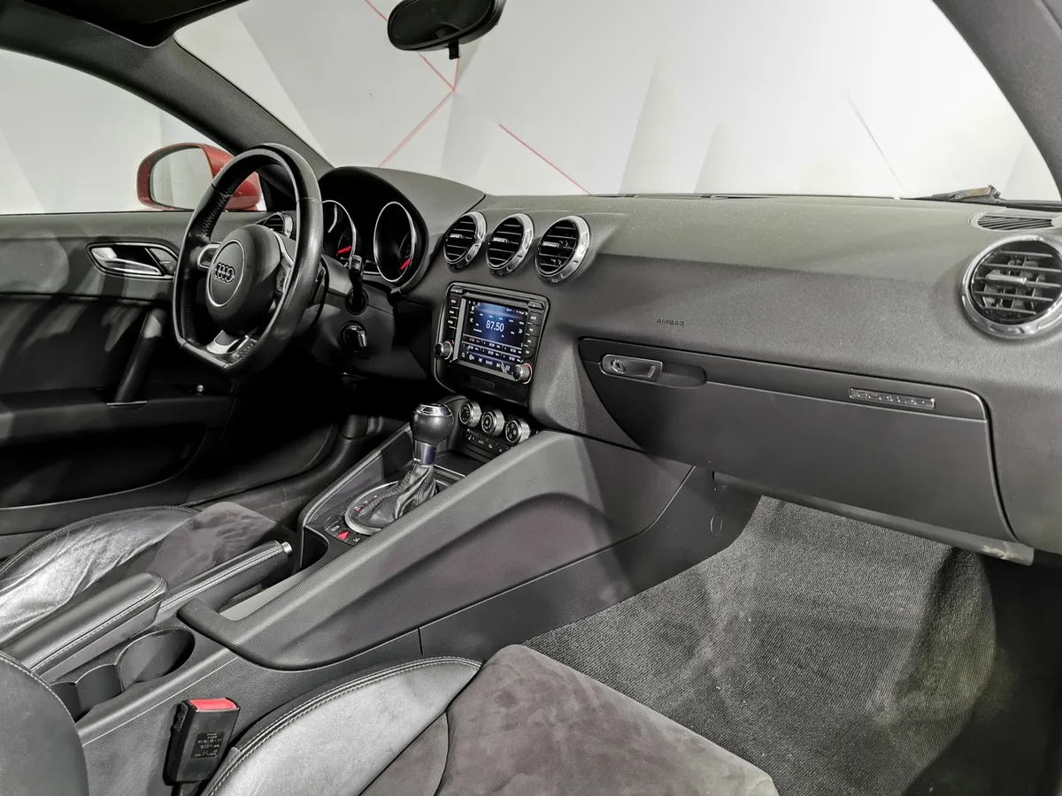 Audi TT 2.0 TFSI quattro S tronic (211 л.с.) Красный в АВИЛОН. Слайд №10