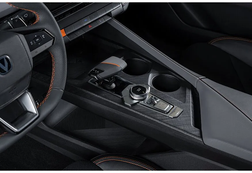 Changan UNI-V 1.5 AMT (181 л.с.) Tech Серый в АВИЛОН. Слайд №11