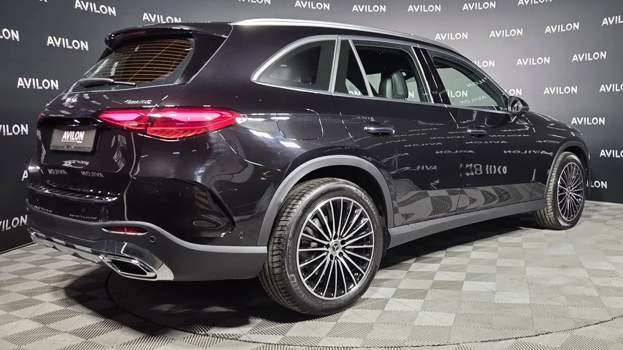 Mercedes-Benz GLC 300 4MATIC 9G-TRONIC (258 л.с.) Черный в АВИЛОН. Слайд №8