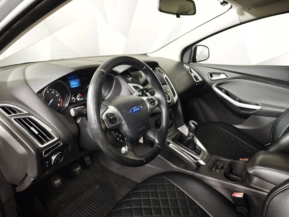 Ford Focus 1.6 MT (125 л.с.) Trend Серебристый в АВИЛОН. Слайд №18