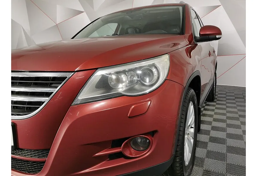 Volkswagen Tiguan 2.0 TSI 4Motion AT (180 л.с.) Sport & Style Красный в АВИЛОН. Слайд №10