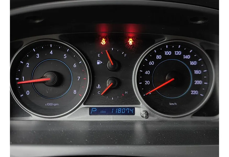 Chevrolet Epica 2.0 AT (143 л.с.) Черный в АВИЛОН. Слайд №17