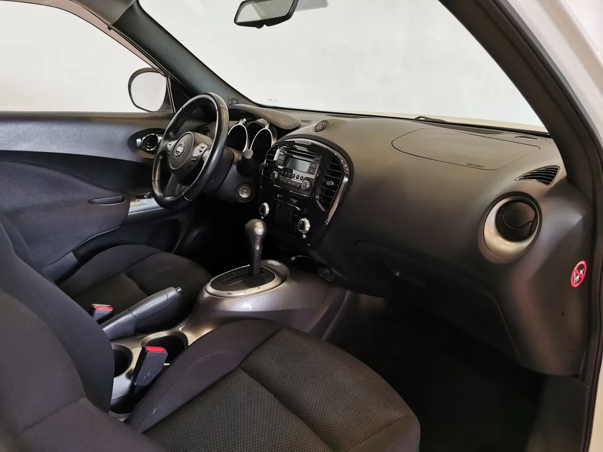 Nissan Juke 1.6 CVT (117 л.с.) Белый в АВИЛОН. Слайд №12
