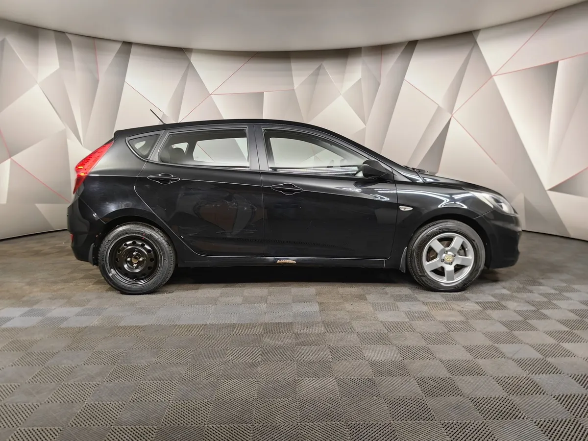 Hyundai Solaris 1.4 MT (107 л.с.) Active Черный в АВИЛОН. Слайд №6