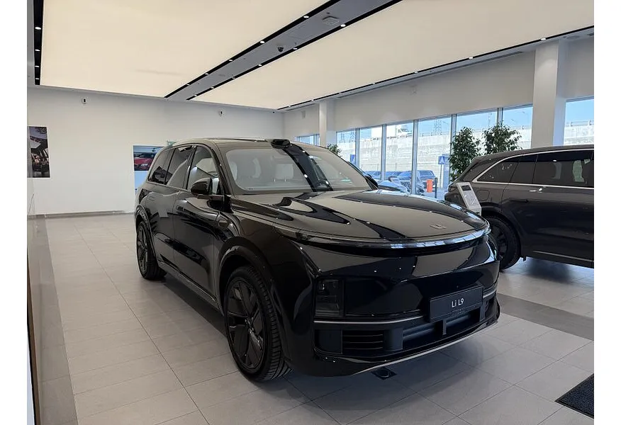 Li Auto L9 1.5 AT 4WD (449 л.с.) Ultra Черный в АВИЛОН. Слайд №2