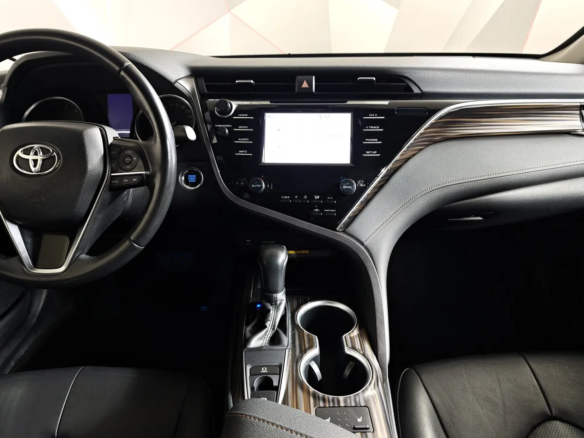 Toyota Camry 2.5 AT (181 л.с.) Черный в АВИЛОН. Слайд №14