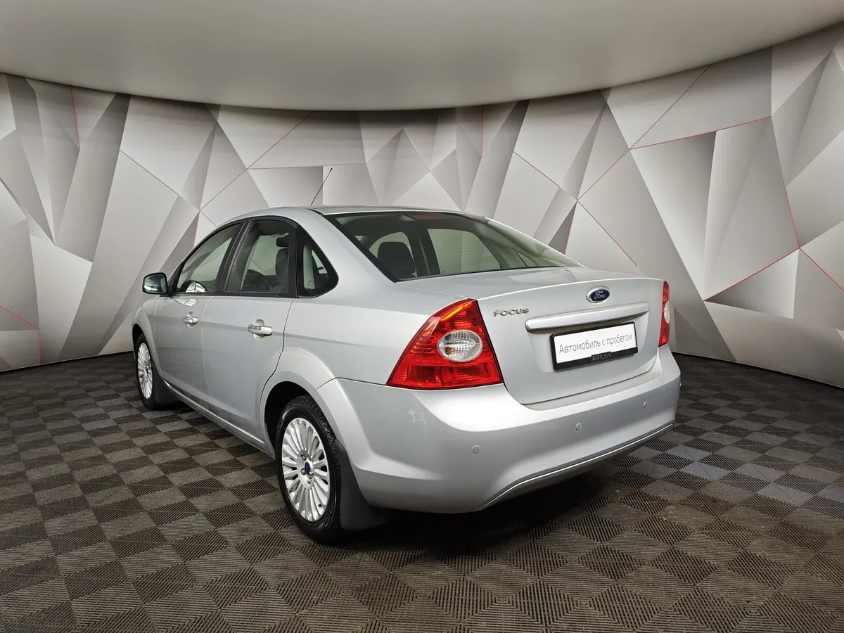 Ford Focus 1.8 MT (125 л.с.) Серебристый в АВИЛОН. Слайд №4
