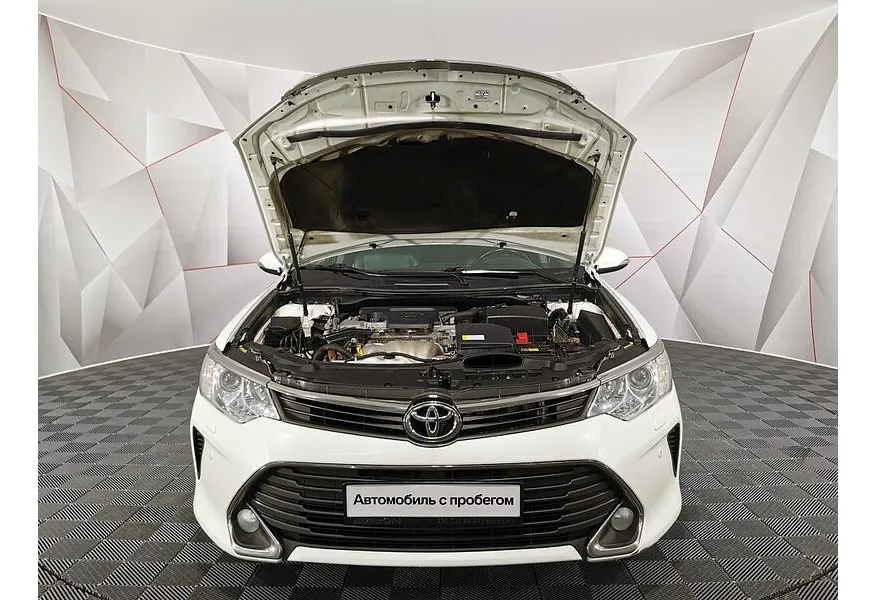 Toyota Camry 2.5 AT (181 л.с.) Белый в АВИЛОН. Слайд №11