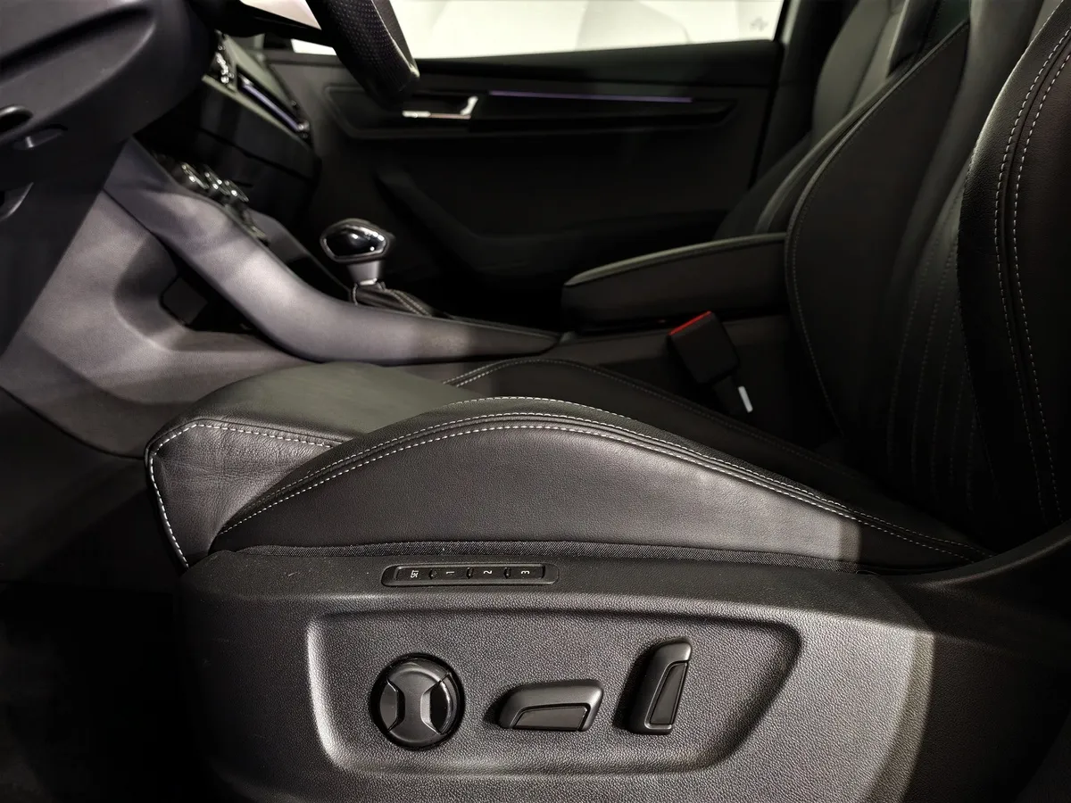 Skoda Karoq 2.0 AMT AWD (190 л.с.) SportLine 4х4 Серый в АВИЛОН. Слайд №22