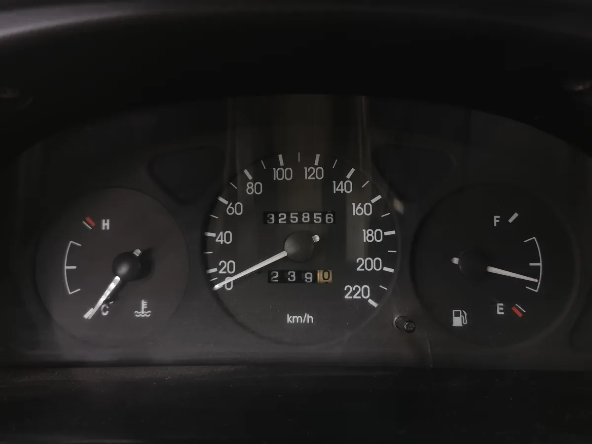 Chevrolet Lanos 1.5i MT (86 л.с.) Черный в АВИЛОН. Слайд №14