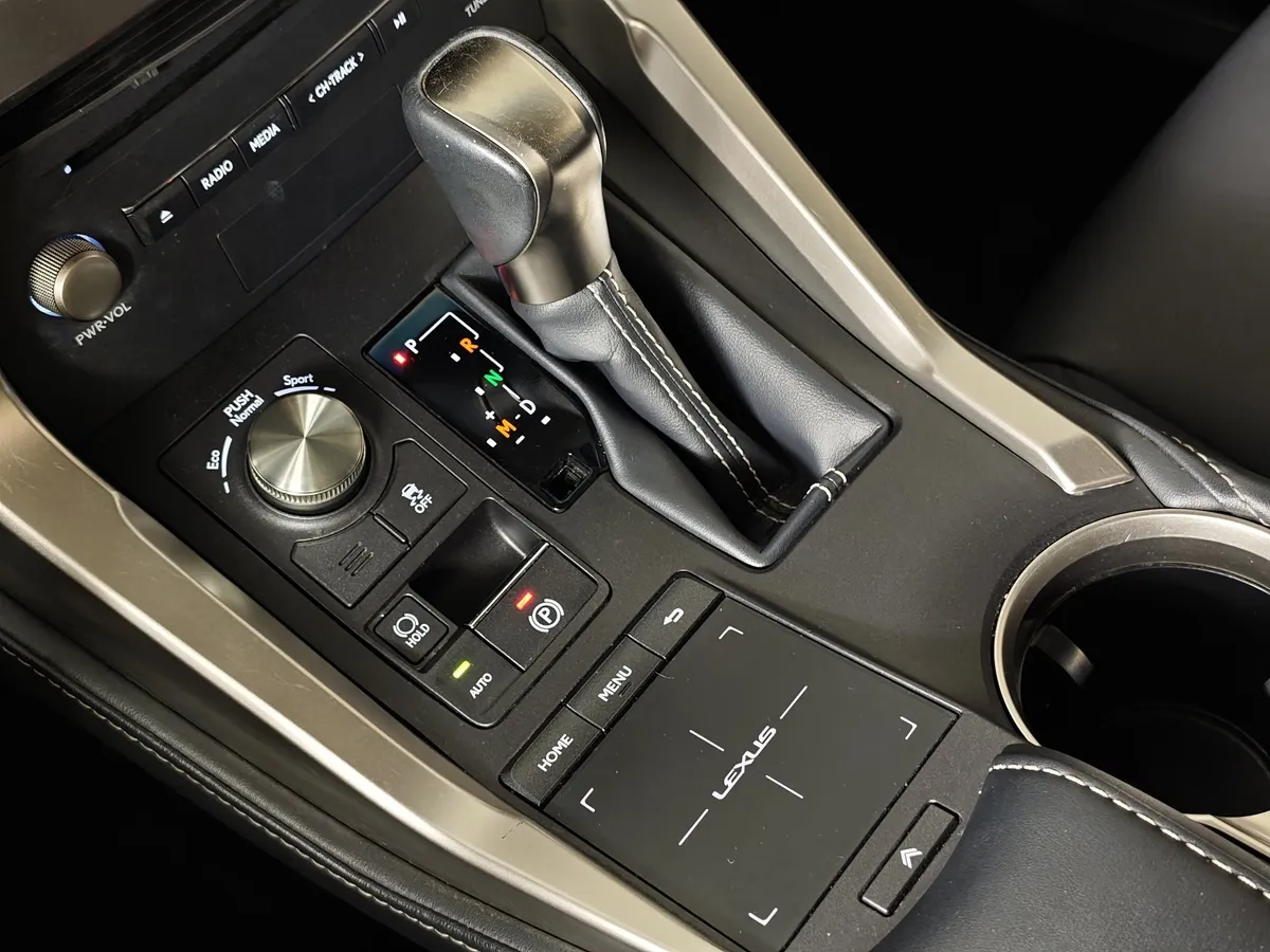 Lexus NX 300 AT AWD (238 л.с.) Серый в АВИЛОН. Слайд №22