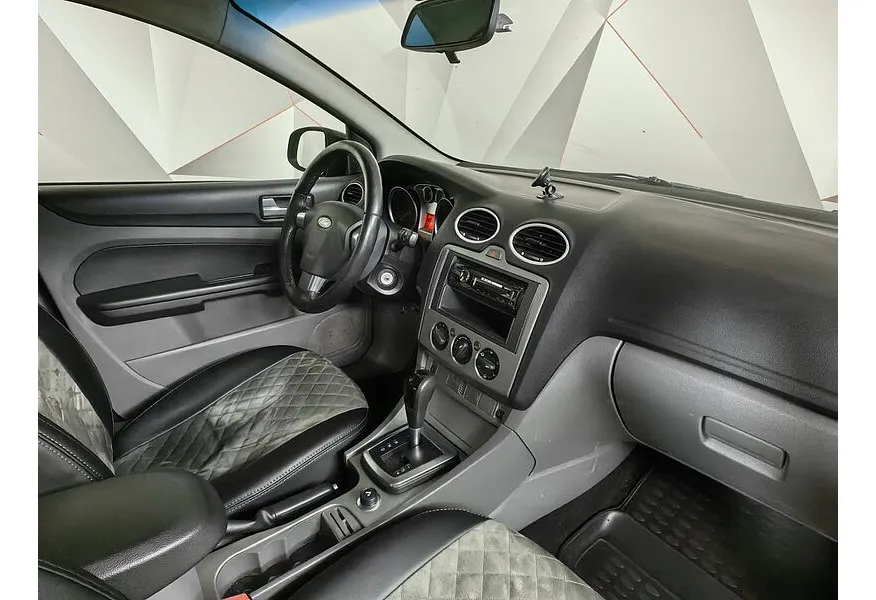 Ford Focus 1.6 AT (101 л.с.) Серый в АВИЛОН. Слайд №11 Ford Focus 1.6 AT (101 л.с.) Серый в АВИЛОН. Слайд №11