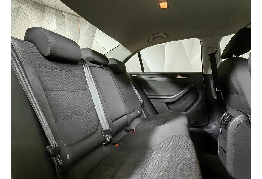 Volkswagen Jetta 1.4 TSI DSG (122 л.с.) Comfortline Серебристый в АВИЛОН. Слайд №16