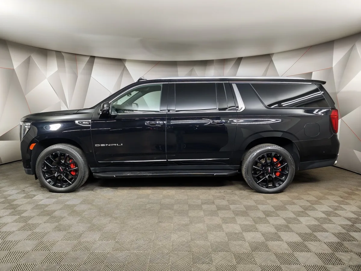 GMC Yukon 6.2 AT 4WD (426 л.с.) 7 мест Denali Ultimate Черный в АВИЛОН. Слайд №5
