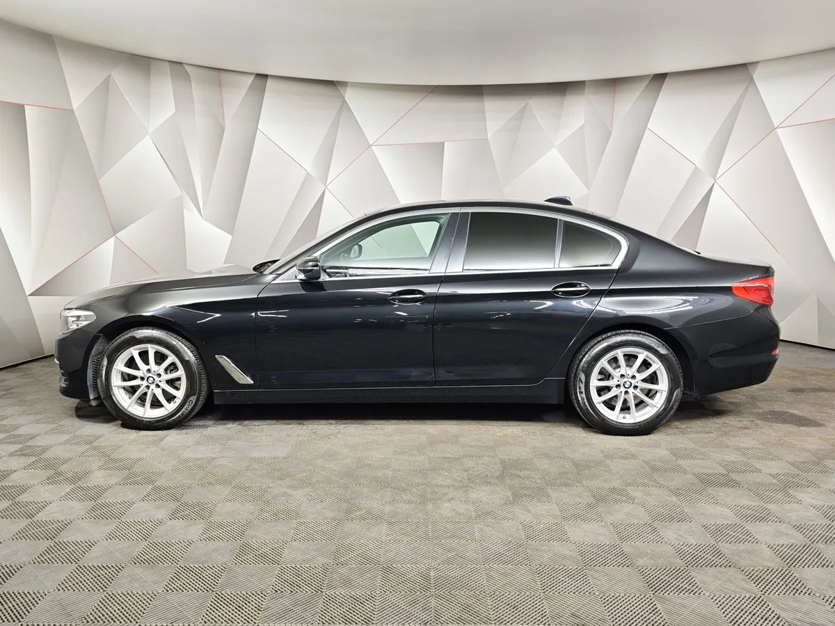 BMW 5 серия 520d xDrive Steptronic (190 л.с.) Черный в АВИЛОН. Слайд №5