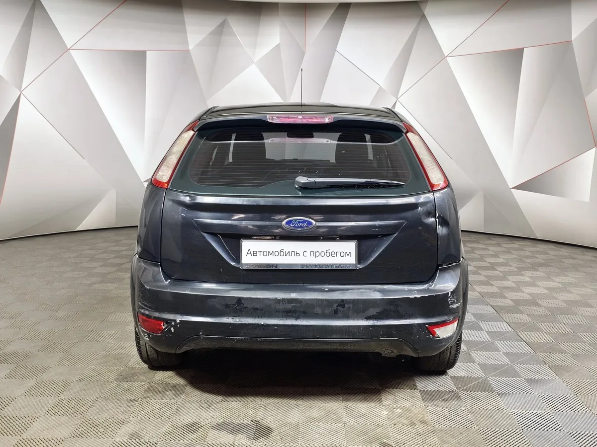 Ford Focus 1.6 MT (101 л.с.) Черный в АВИЛОН. Слайд №8