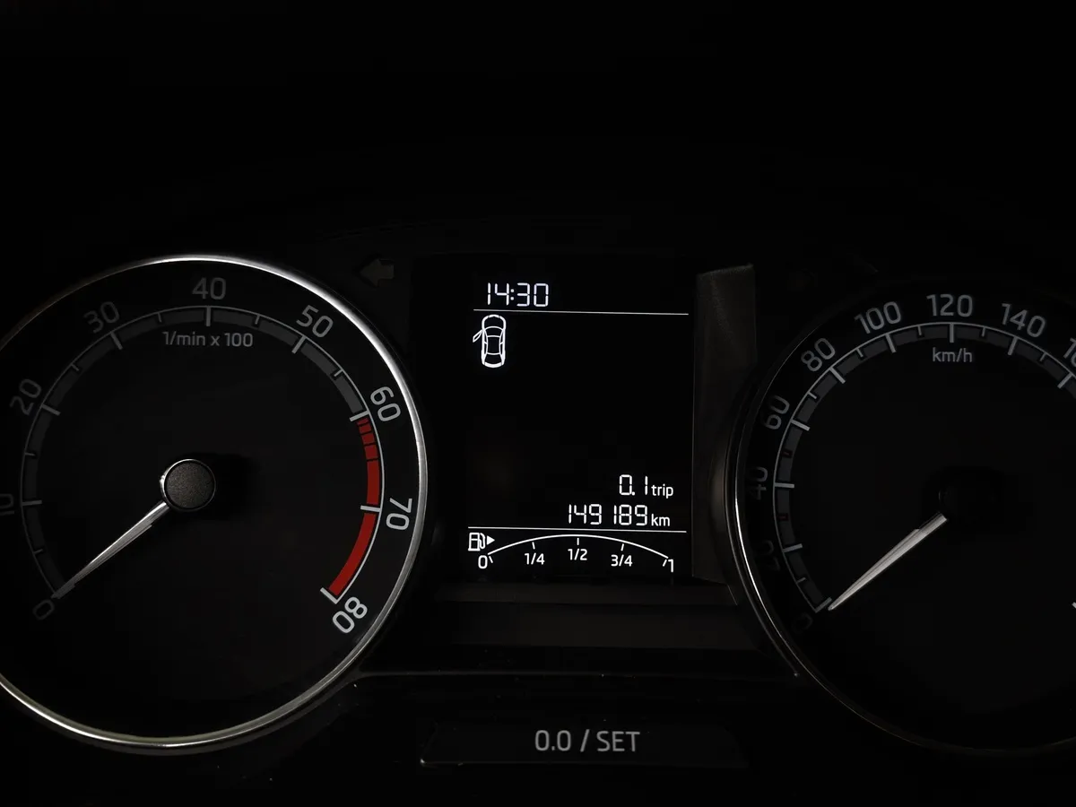 Skoda Rapid 1.6 MT (90 л.с.) Белый в АВИЛОН. Слайд №16
